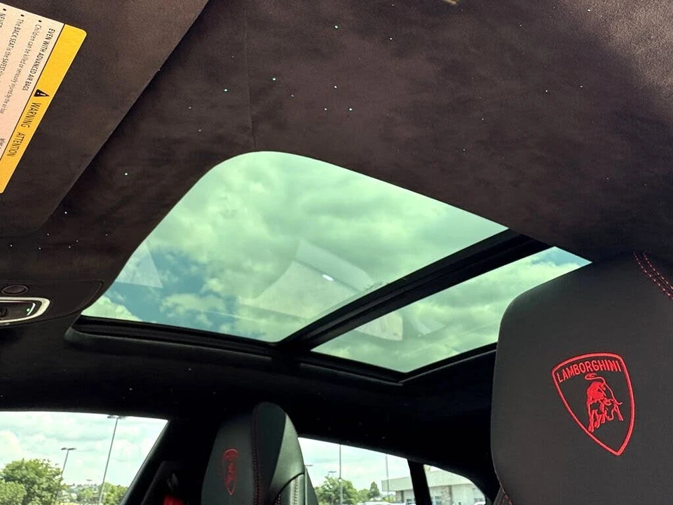 2022 Lamborghini Urus - Image 19 of 31