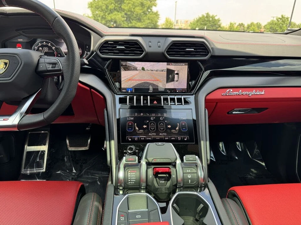 2022 Lamborghini Urus - Image 28 of 31