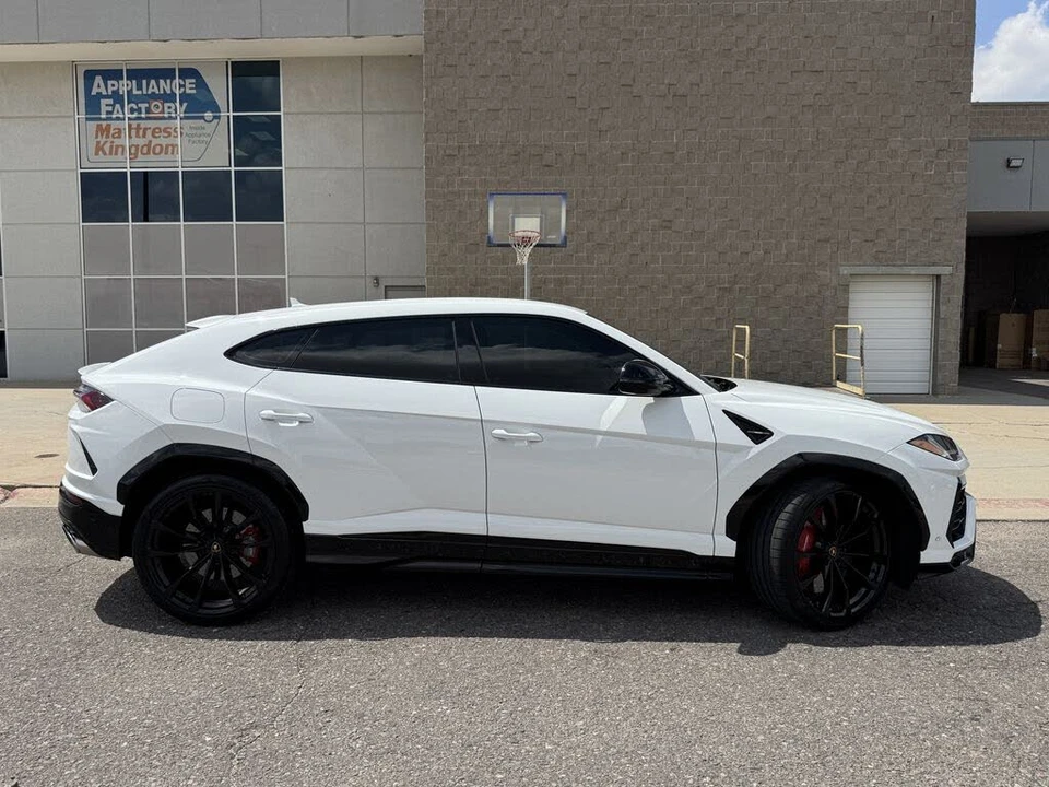 2022 Lamborghini Urus - Image 5 of 31