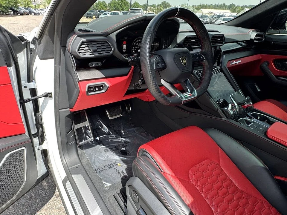 2022 Lamborghini Urus - Image 20 of 31