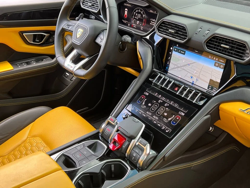 2022 Lamborghini Urus - Image 17 of 31