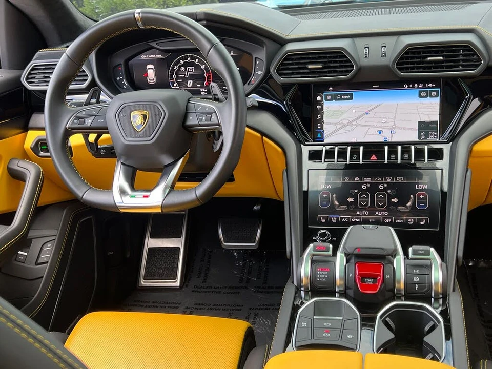 2022 Lamborghini Urus - Image 18 of 31