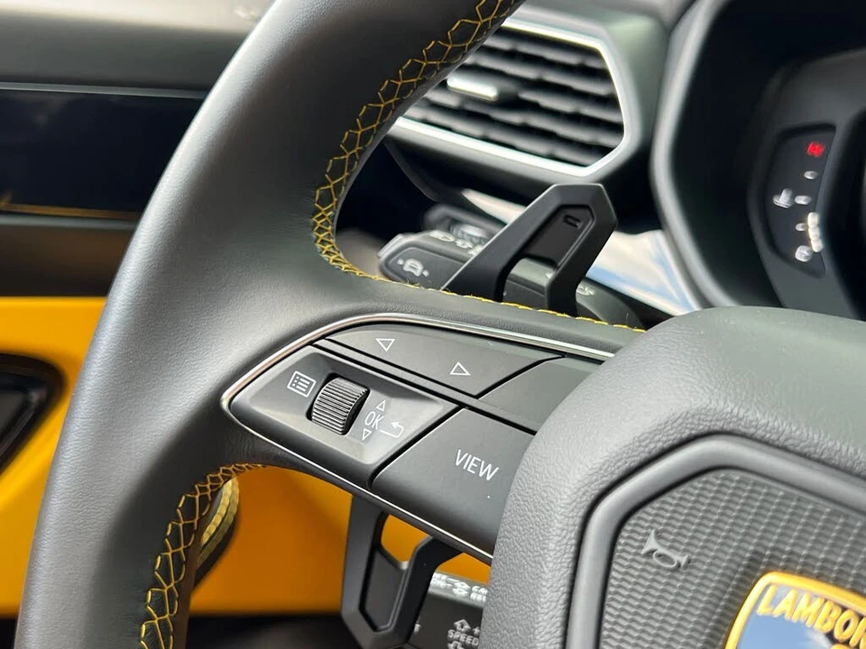 2022 Lamborghini Urus - Image 27 of 31