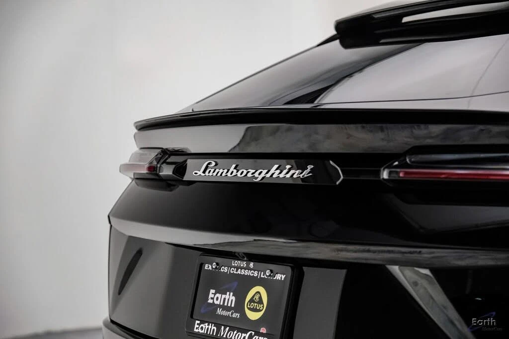 2022 Lamborghini Urus - Image 15 of 31