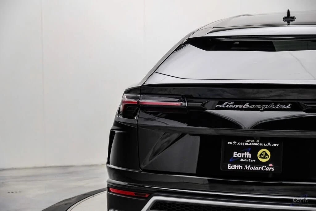 2022 Lamborghini Urus - Image 14 of 31