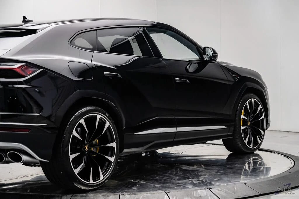 2022 Lamborghini Urus - Image 18 of 31