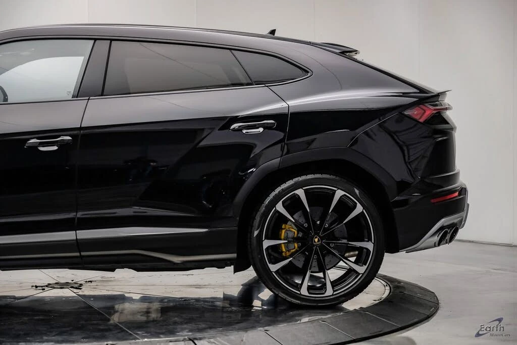 2022 Lamborghini Urus - Image 9 of 31