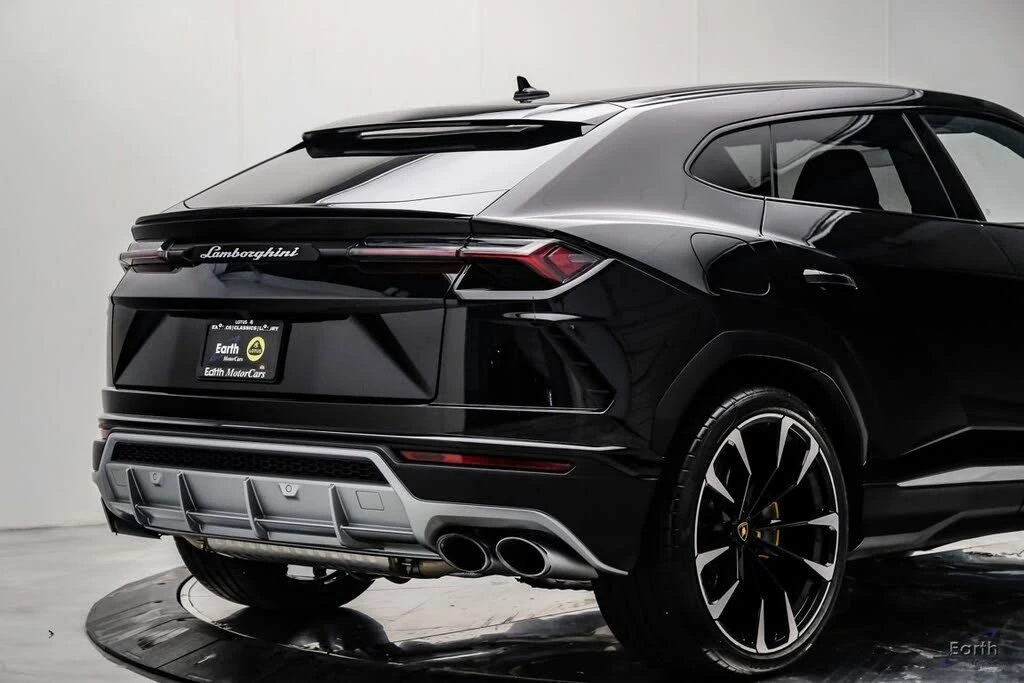 2022 Lamborghini Urus - Image 17 of 31