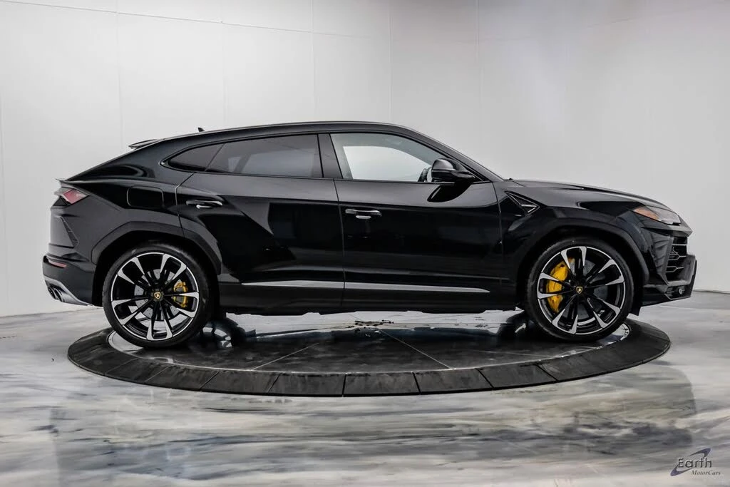 2022 Lamborghini Urus - Image 19 of 31