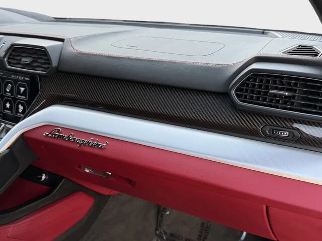 2022 Lamborghini Urus - Image 20 of 31