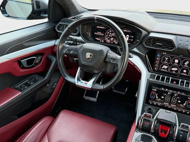 2022 Lamborghini Urus - Image 14 of 31