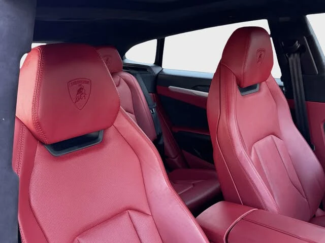 2022 Lamborghini Urus - Image 13 of 31