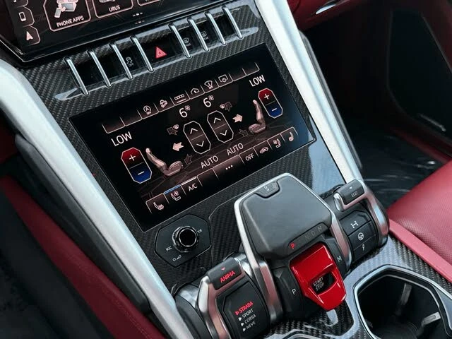 2022 Lamborghini Urus - Image 23 of 31