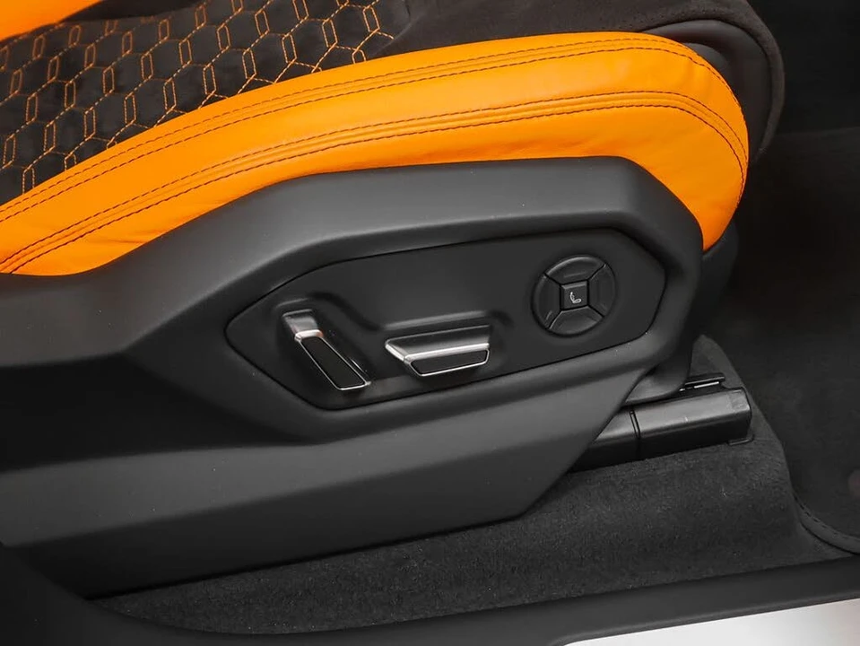 2022 Lamborghini Urus - Image 19 of 31