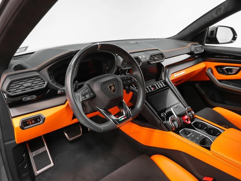 2022 Lamborghini Urus - Image 3 of 31