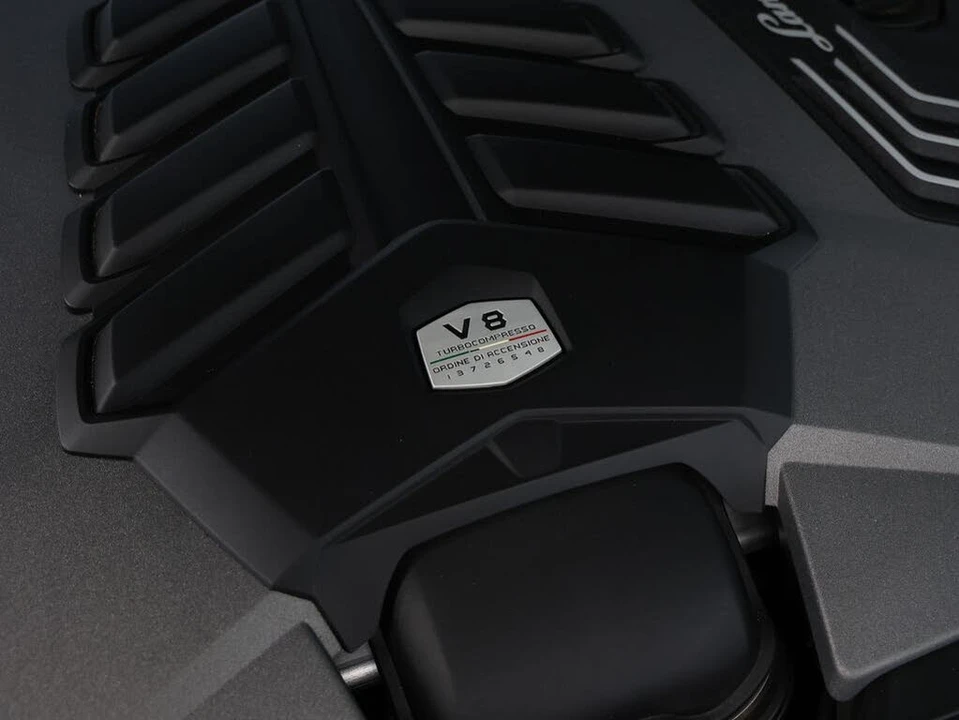 2022 Lamborghini Urus - Image 15 of 31