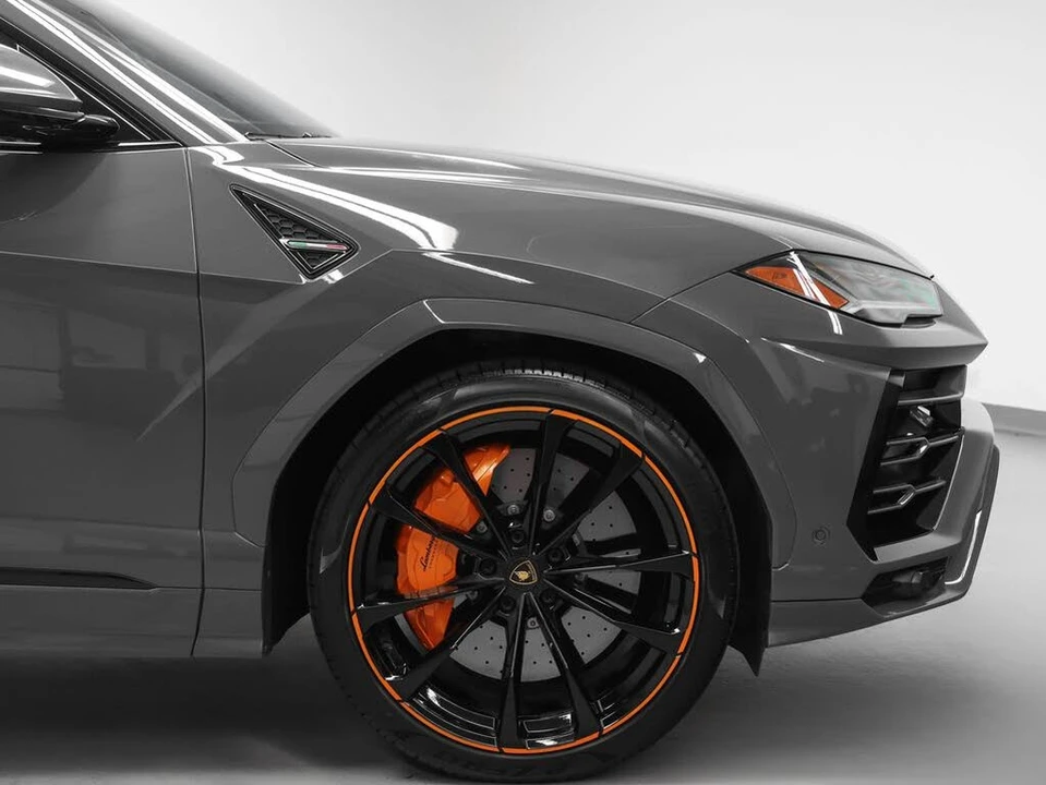 2022 Lamborghini Urus - Image 10 of 31