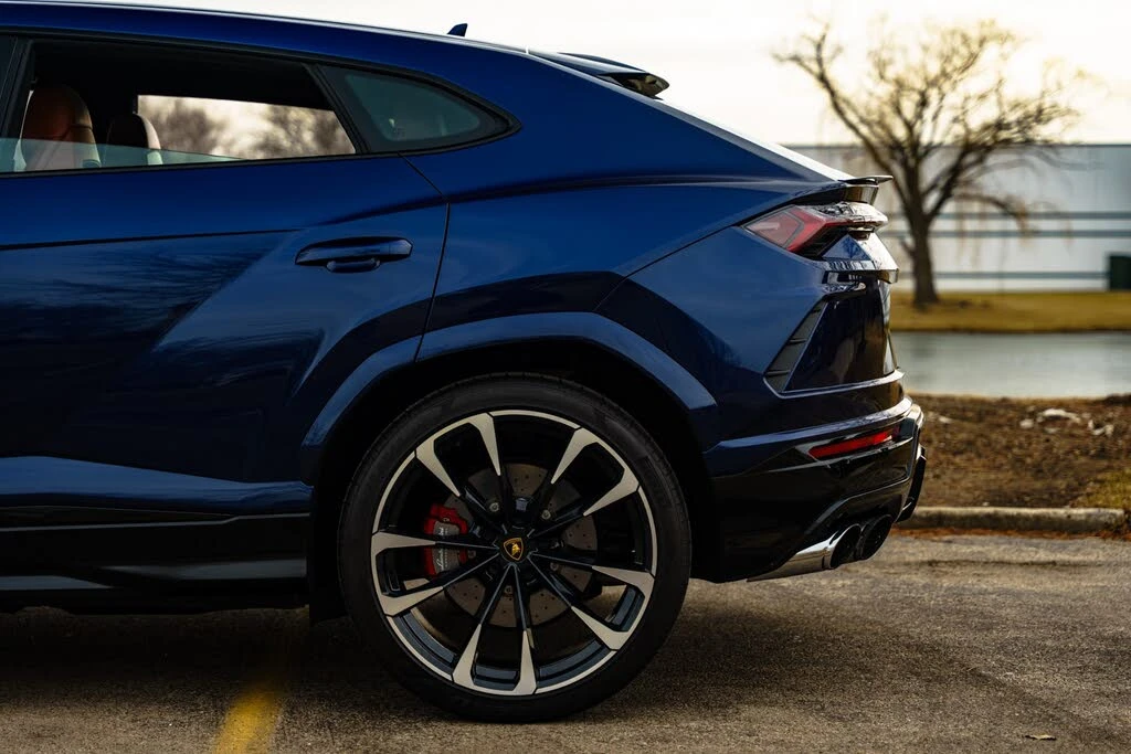 2022 Lamborghini Urus - Image 5 of 31