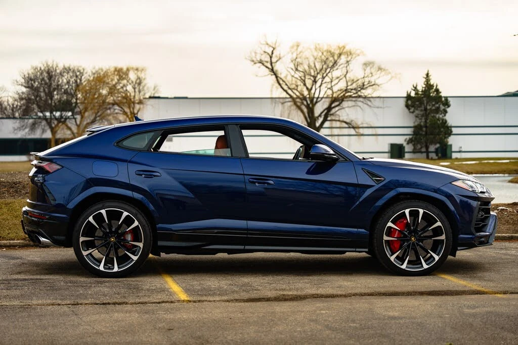 2022 Lamborghini Urus - Image 17 of 31