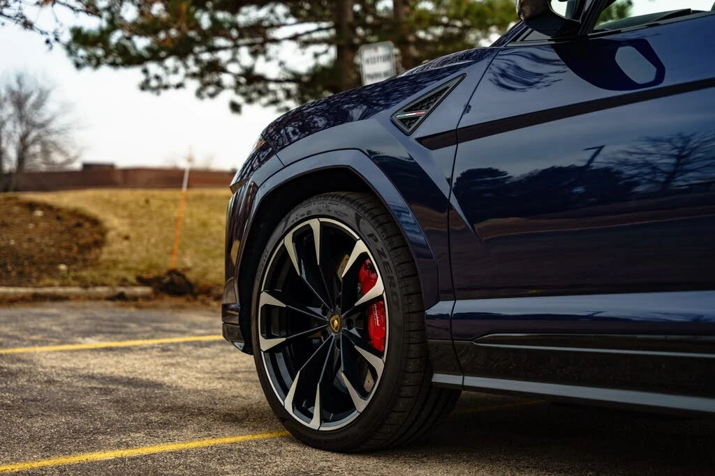 2022 Lamborghini Urus - Image 13 of 31