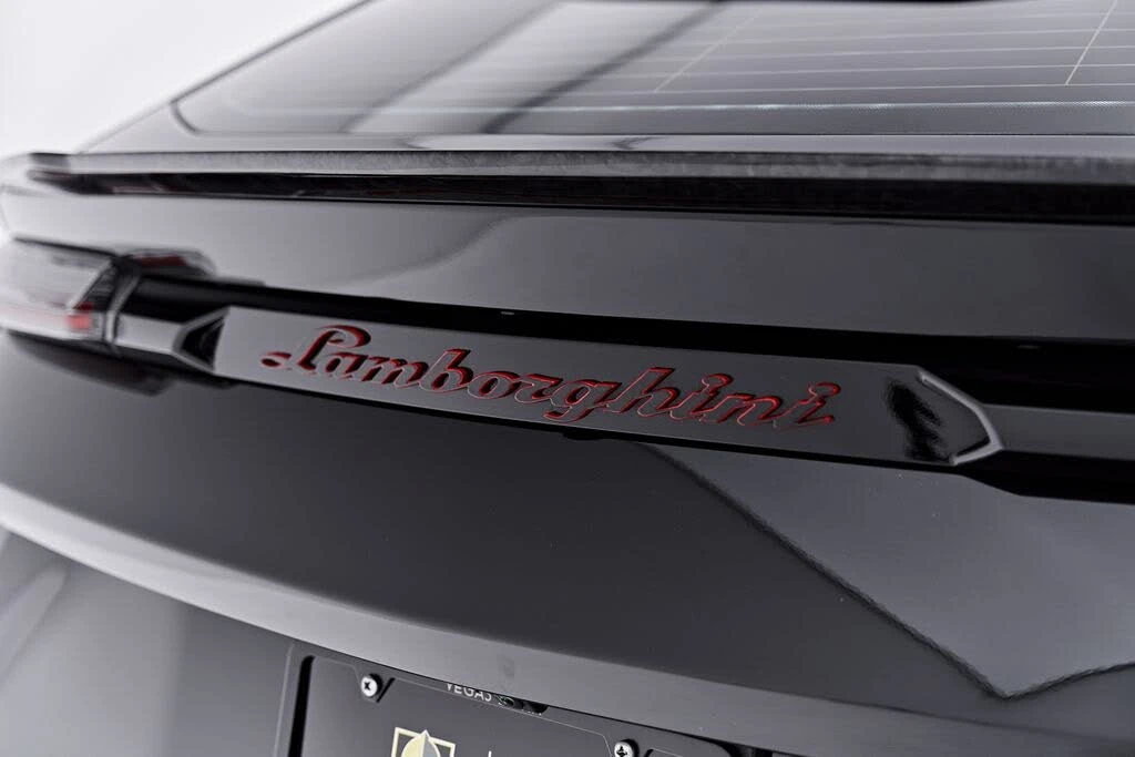 2022 Lamborghini Urus - Image 27 of 31