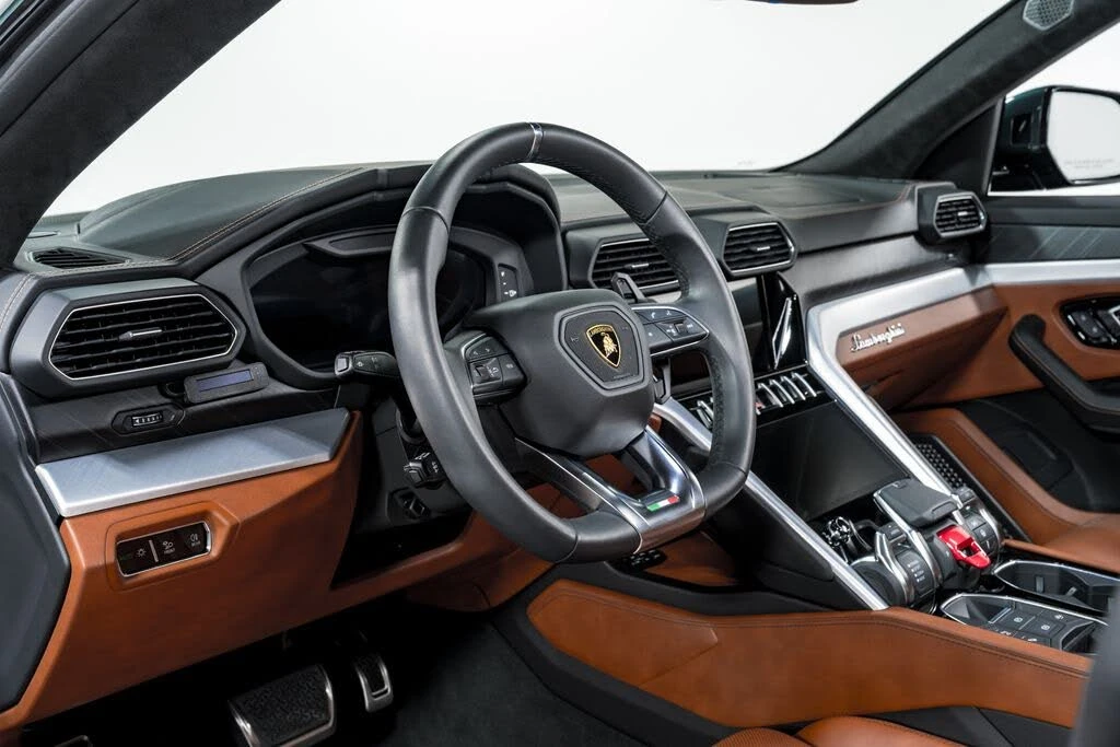 2022 Lamborghini Urus - Image 13 of 31