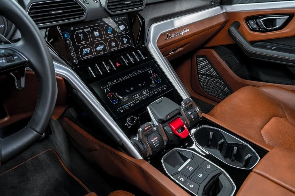2022 Lamborghini Urus - Image 24 of 31