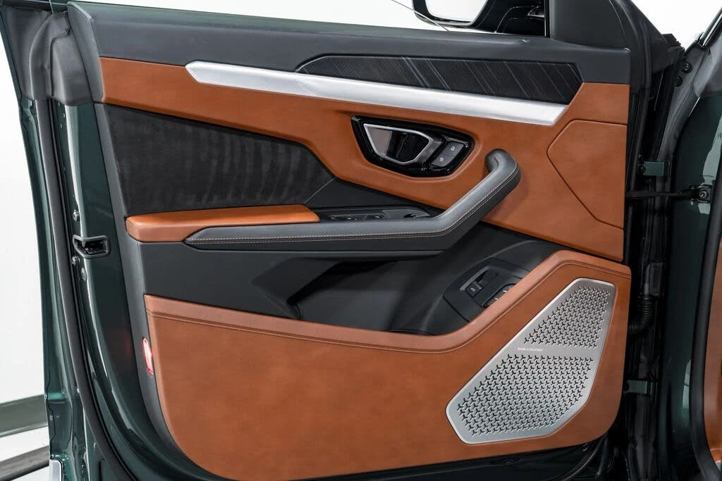 2022 Lamborghini Urus - Image 9 of 31