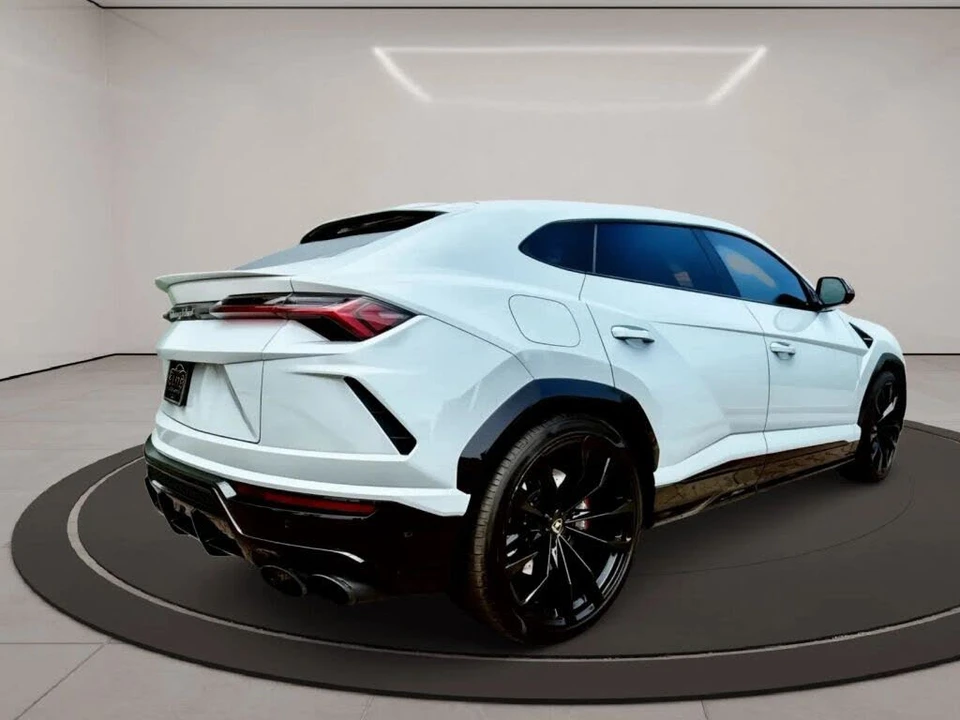2022 Lamborghini Urus - Image 16 of 19