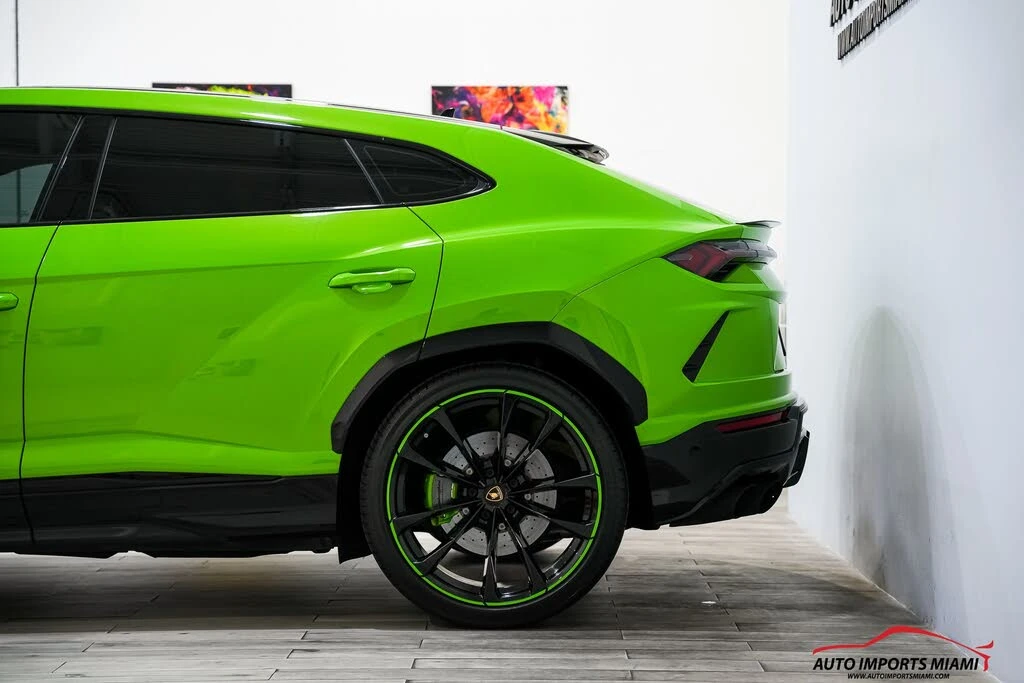 2022 Lamborghini Urus - Image 16 of 31