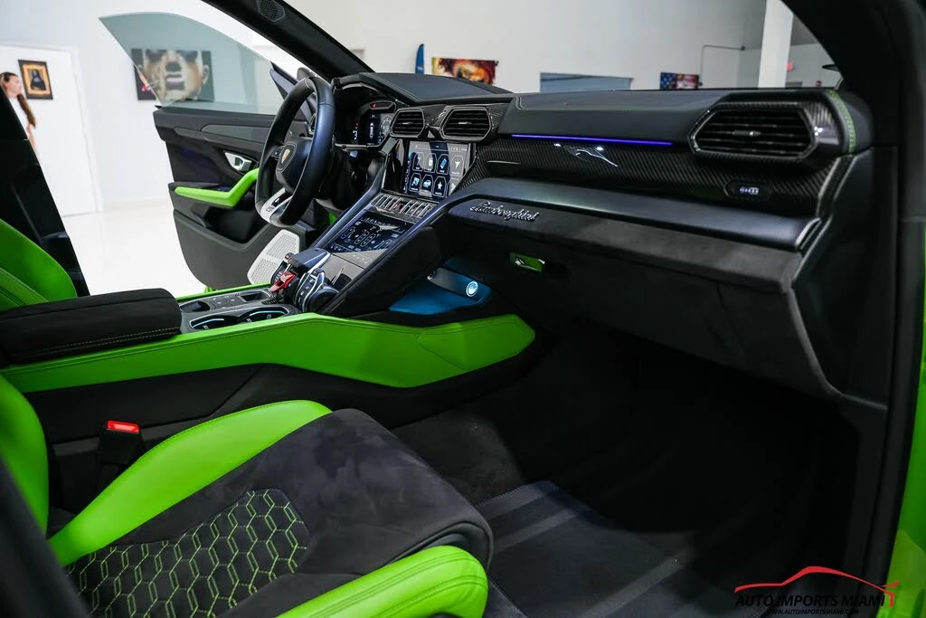 2022 Lamborghini Urus - Image 12 of 31