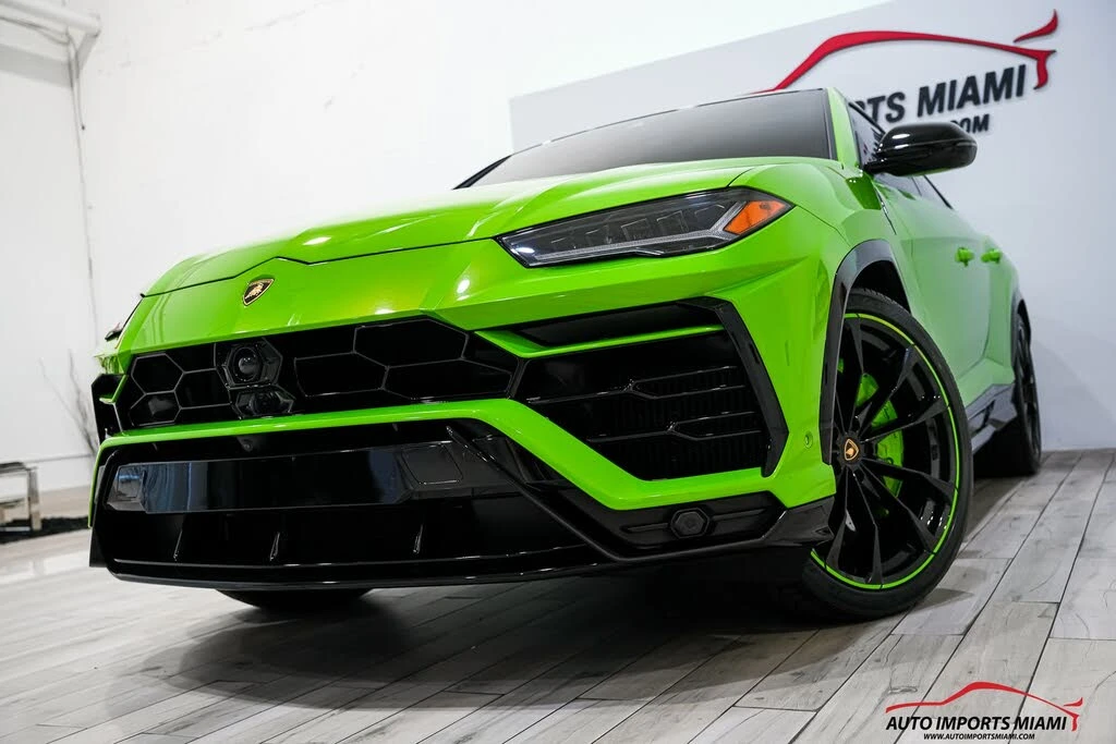 2022 Lamborghini Urus - Image 2 of 31