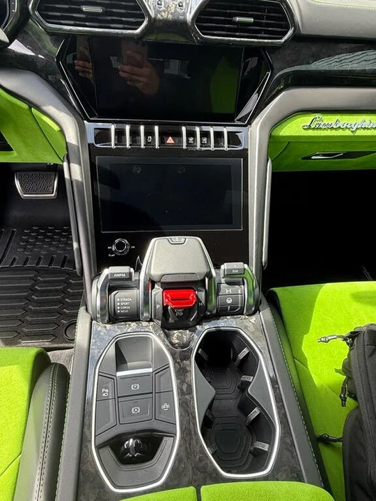 2022 Lamborghini Urus - Image 12 of 13