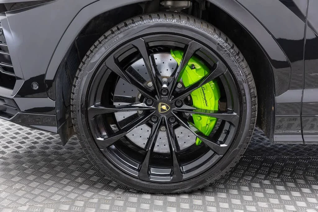 2022 Lamborghini Urus - Image 8 of 31