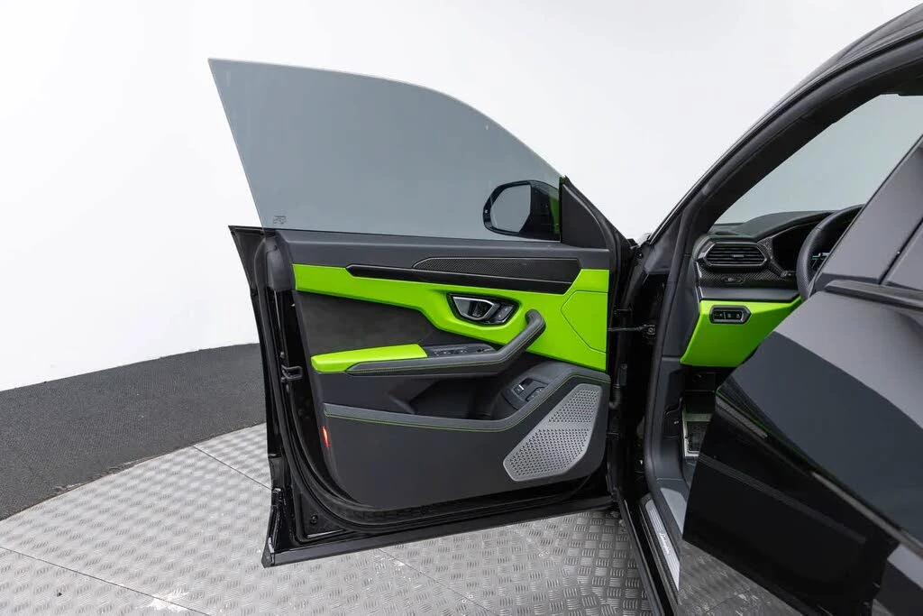 2022 Lamborghini Urus - Image 22 of 31