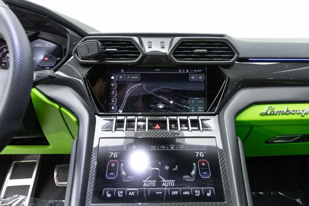 2022 Lamborghini Urus - Image 15 of 31