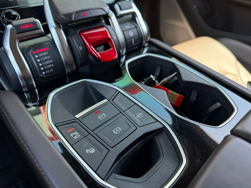 2022 Lamborghini Urus - Image 21 of 31