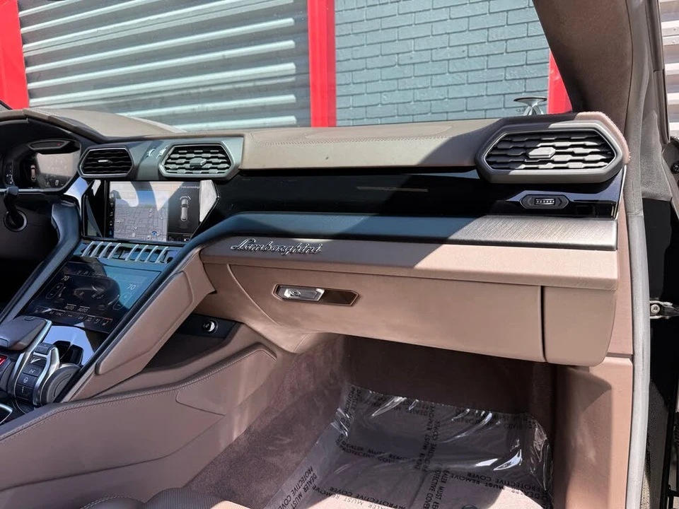 2022 Lamborghini Urus - Image 30 of 31