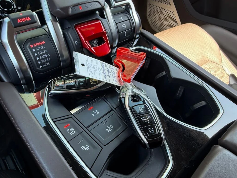2022 Lamborghini Urus - Image 20 of 31