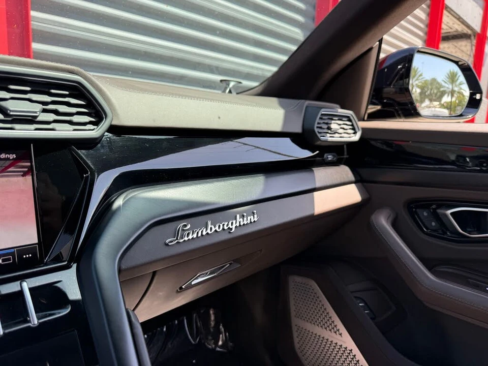 2022 Lamborghini Urus - Image 22 of 31
