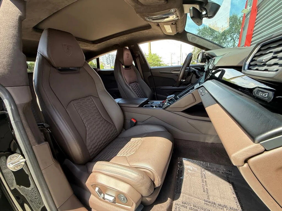 2022 Lamborghini Urus - Image 31 of 31