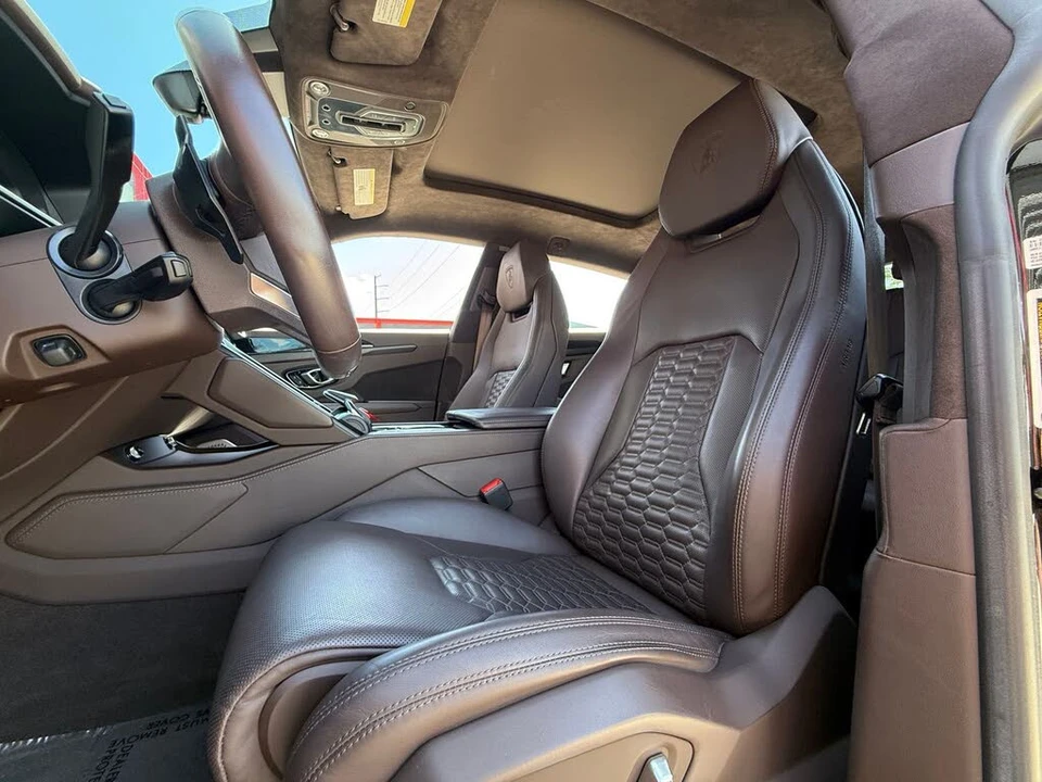 2022 Lamborghini Urus - Image 16 of 31