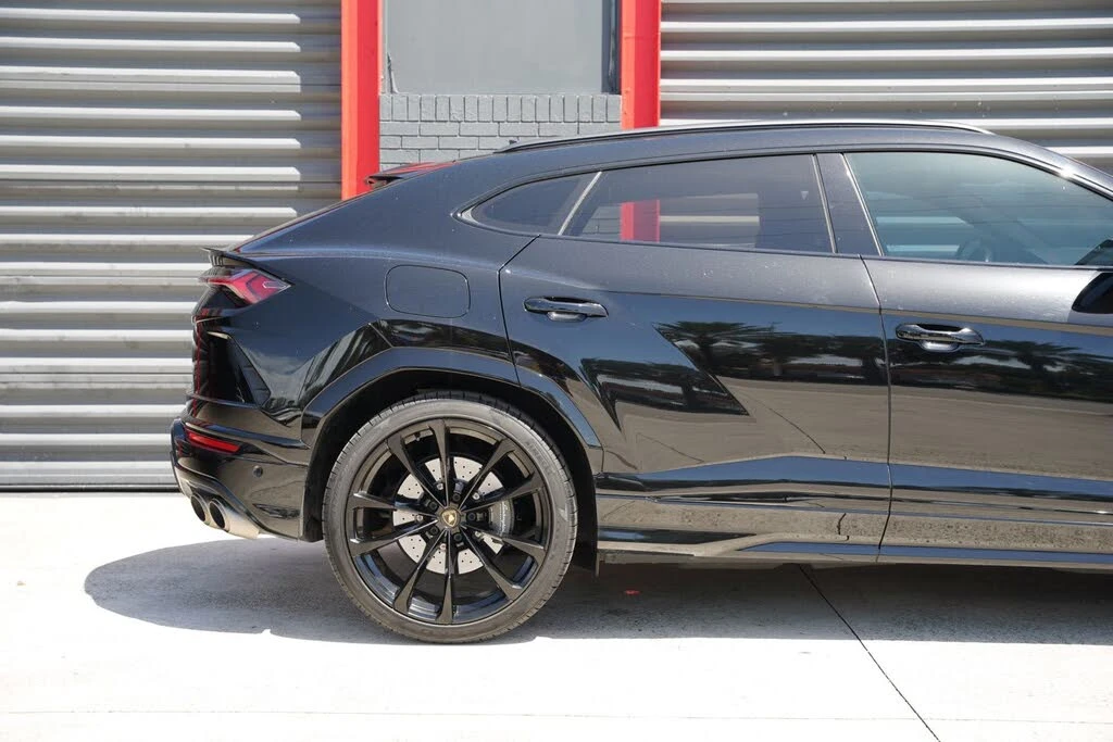 2022 Lamborghini Urus - Image 11 of 31