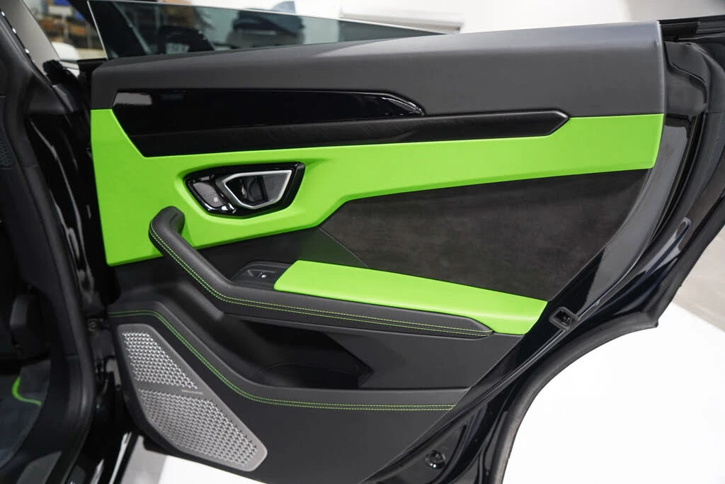 2022 Lamborghini Urus - Image 21 of 31