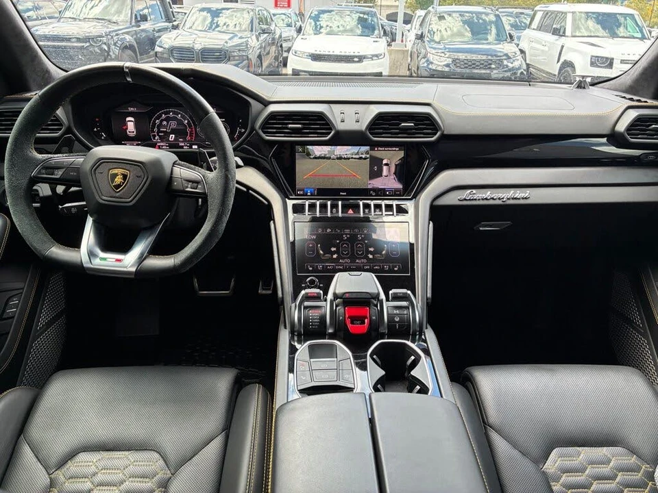 2022 Lamborghini Urus - Image 25 of 31