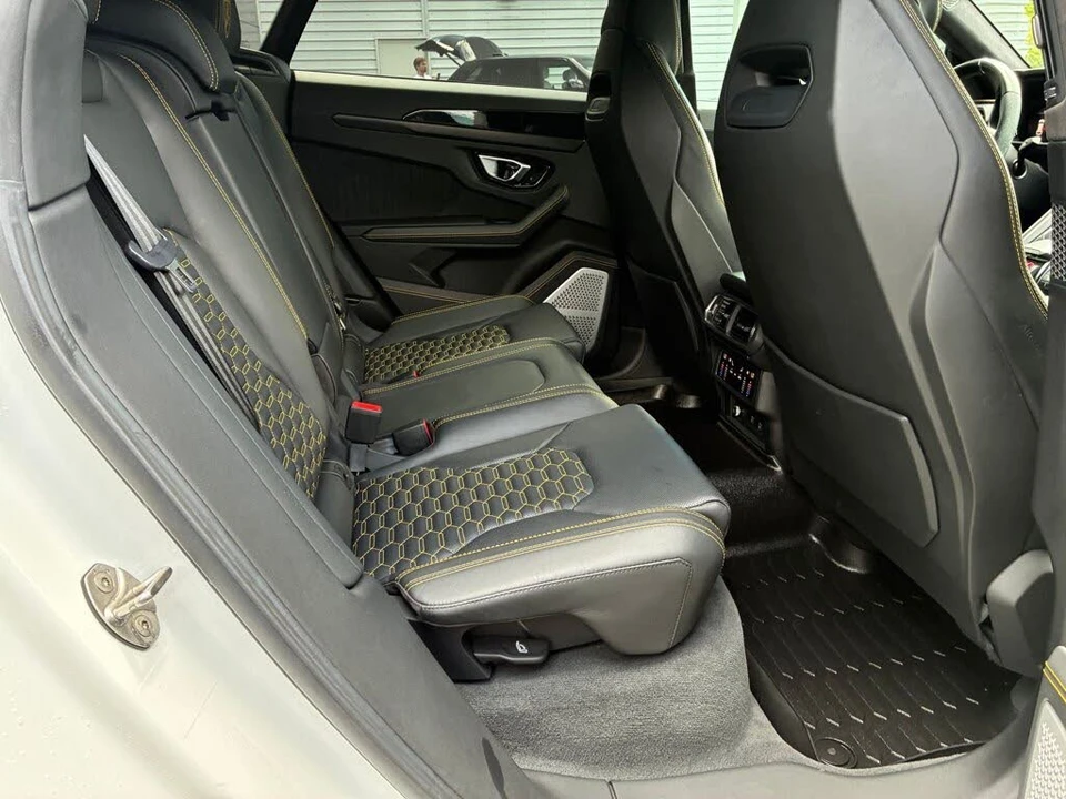 2022 Lamborghini Urus - Image 28 of 31