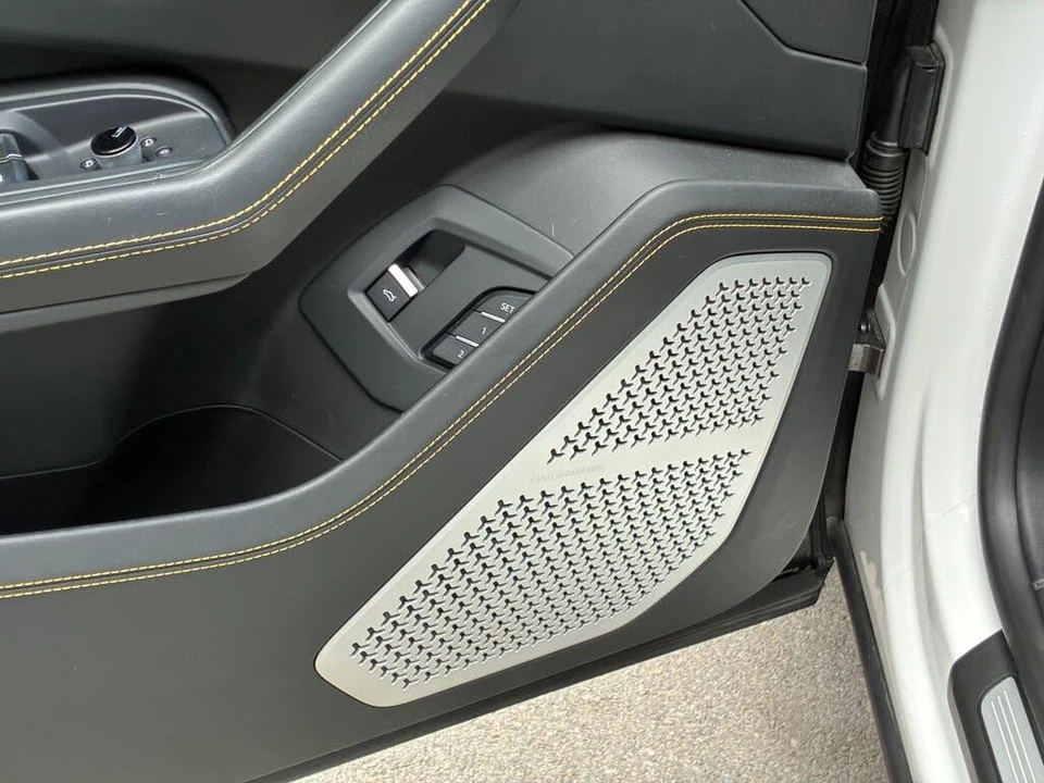 2022 Lamborghini Urus - Image 13 of 31