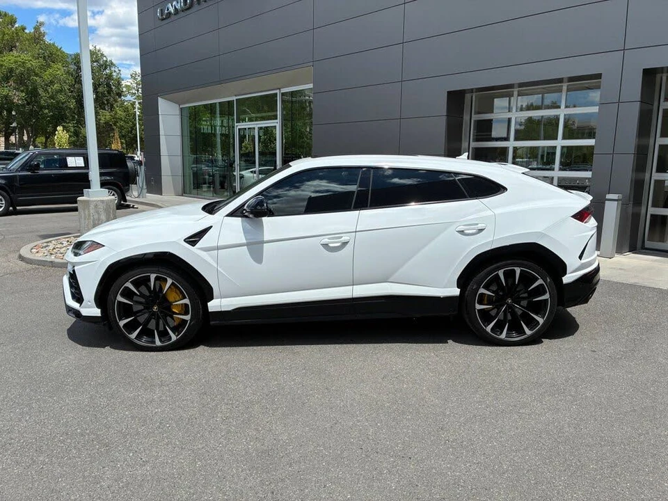 2022 Lamborghini Urus - Image 7 of 31
