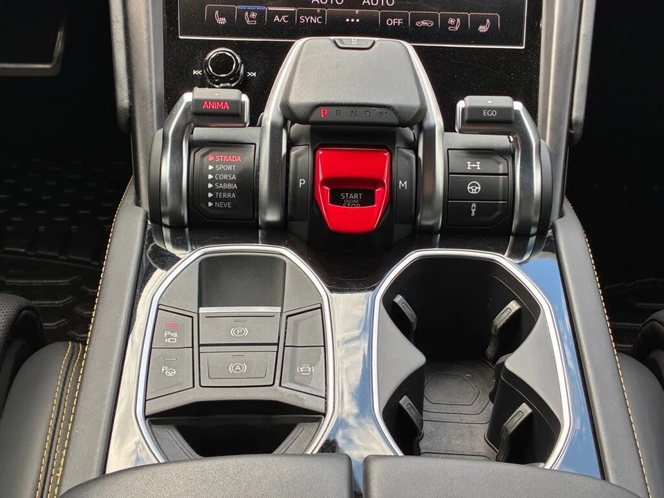 2022 Lamborghini Urus - Image 24 of 31