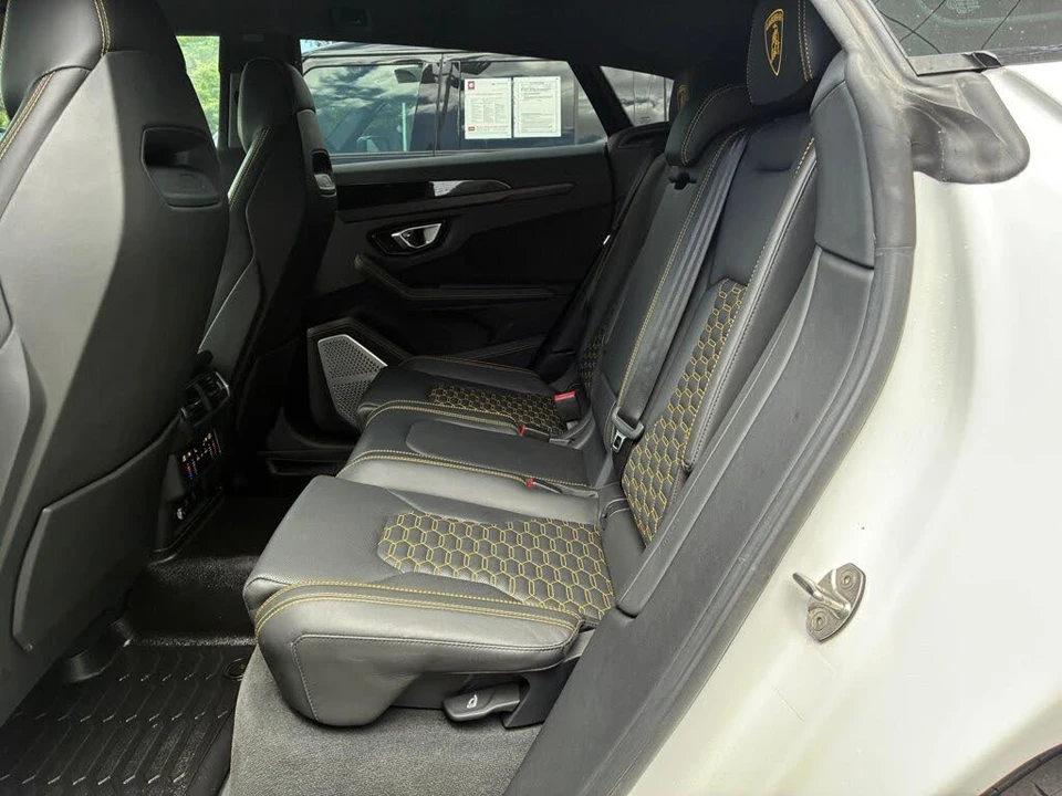 2022 Lamborghini Urus - Image 26 of 31
